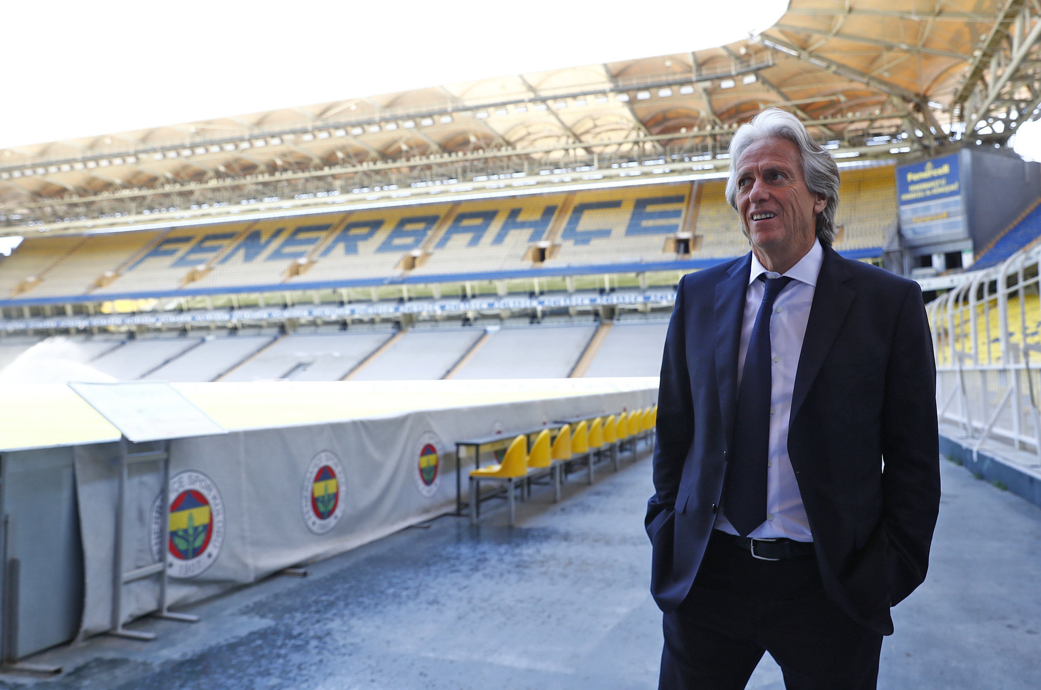 Fenerbahçe’nin eski yıldızı Jorge Jesus’un ekibine katılıyor!