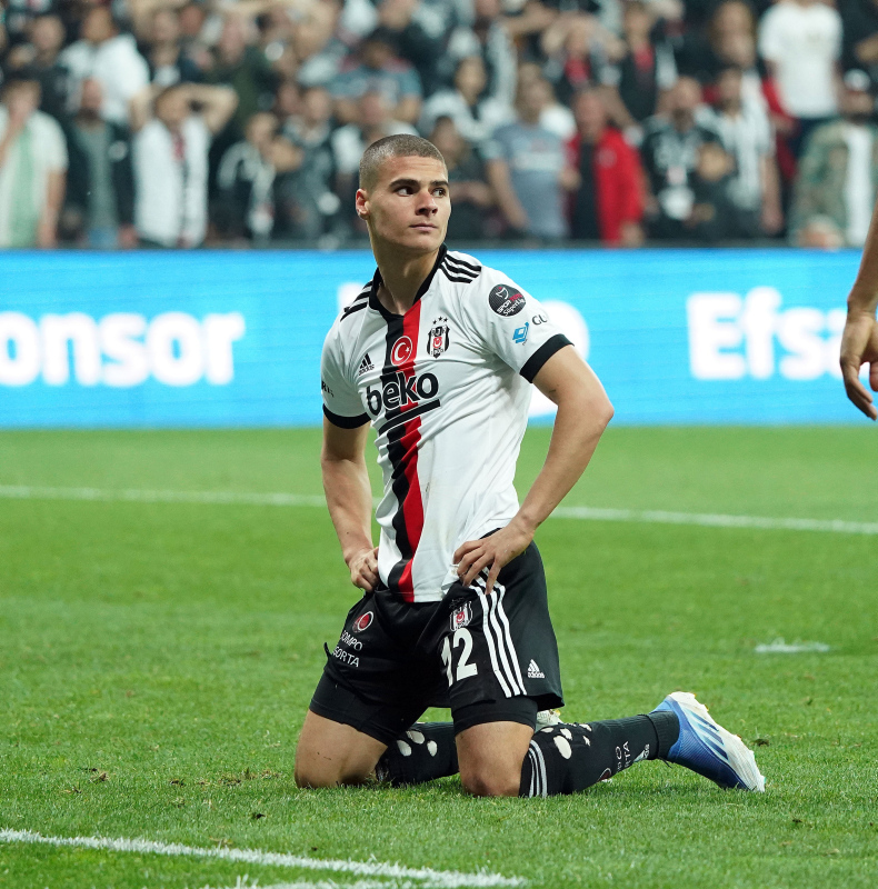 Beşiktaş’ta forvet transferinde son durum! Cenk Tosun, Sörloth ve Weghorst