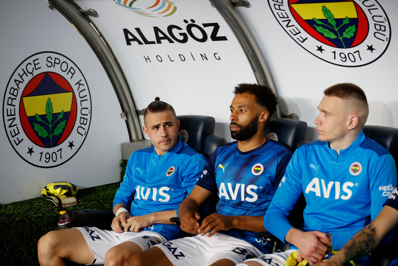 FENERBAHÇE TRANSFER HABERLERİ - Attila Szalai’den flaş talep! Fenerbahçe’den ayrılıyor mu?