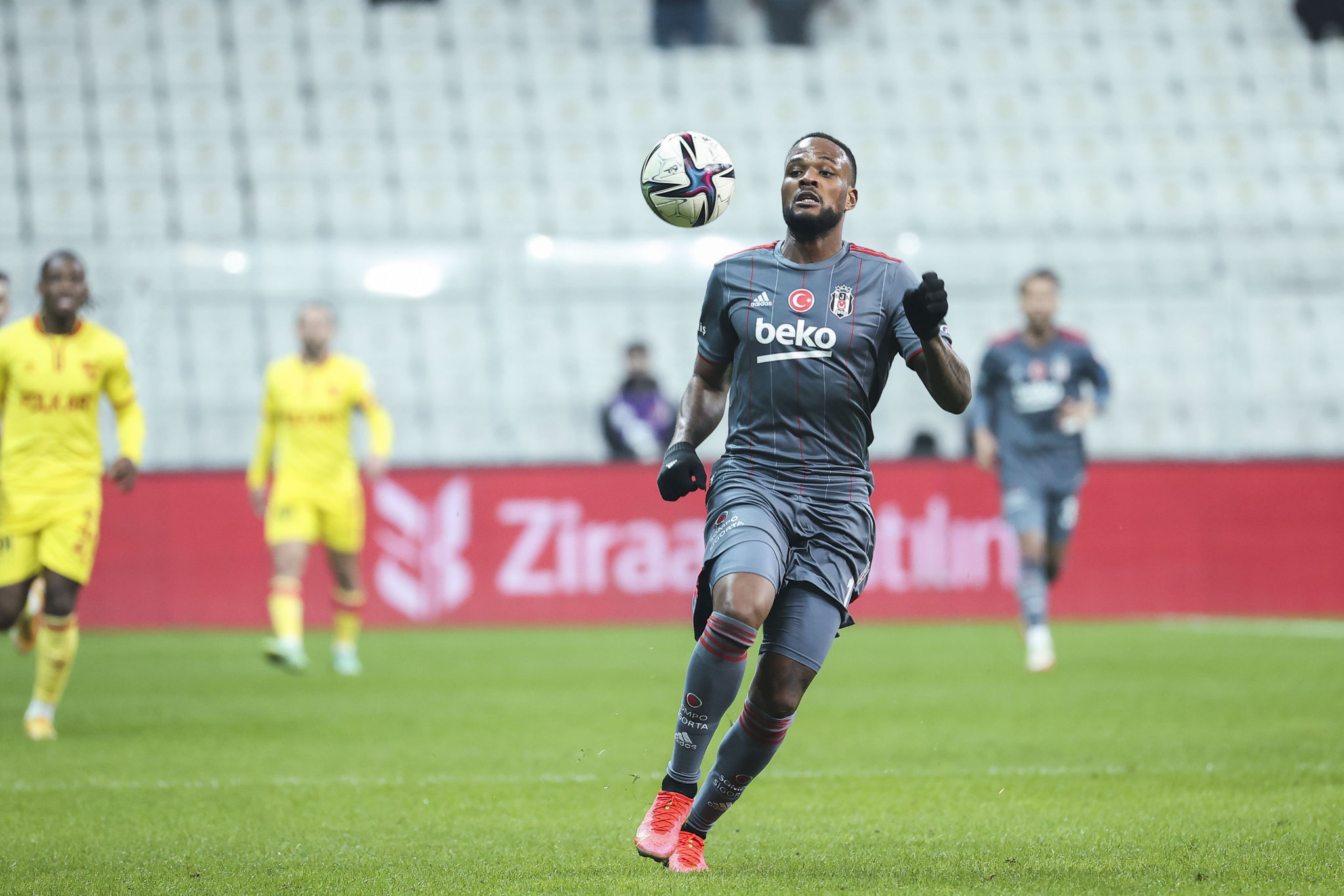 BEŞİKTAŞ TRANSFER HABERİ: Cyle Larin’e sürpriz talip! Fenerbahçe ve Başakşehir derken...