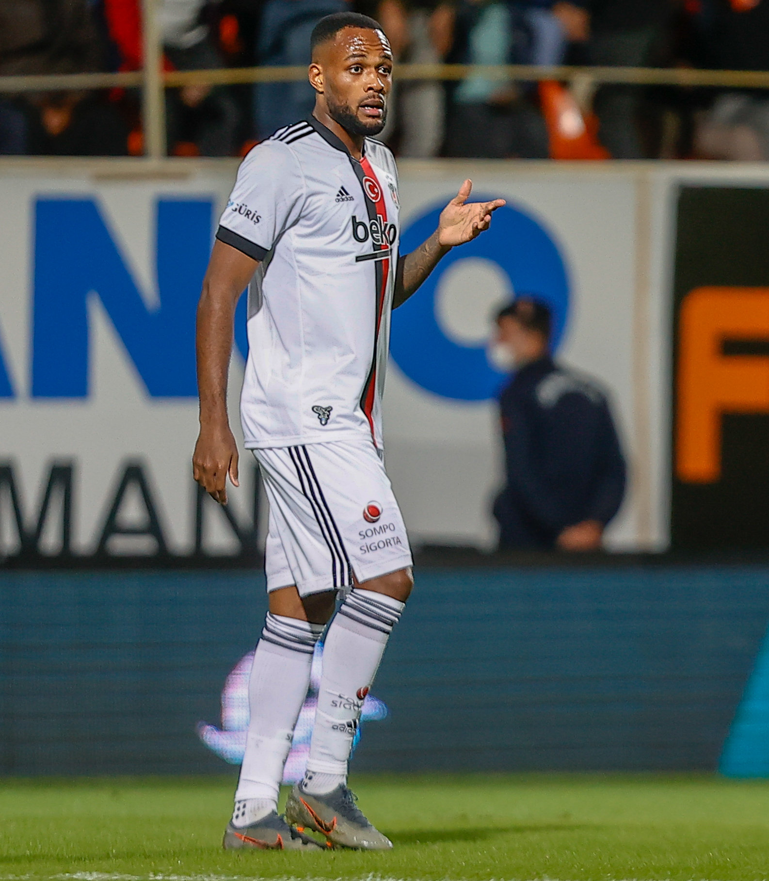 BEŞİKTAŞ TRANSFER HABERİ: Cyle Larin’e sürpriz talip! Fenerbahçe ve Başakşehir derken...