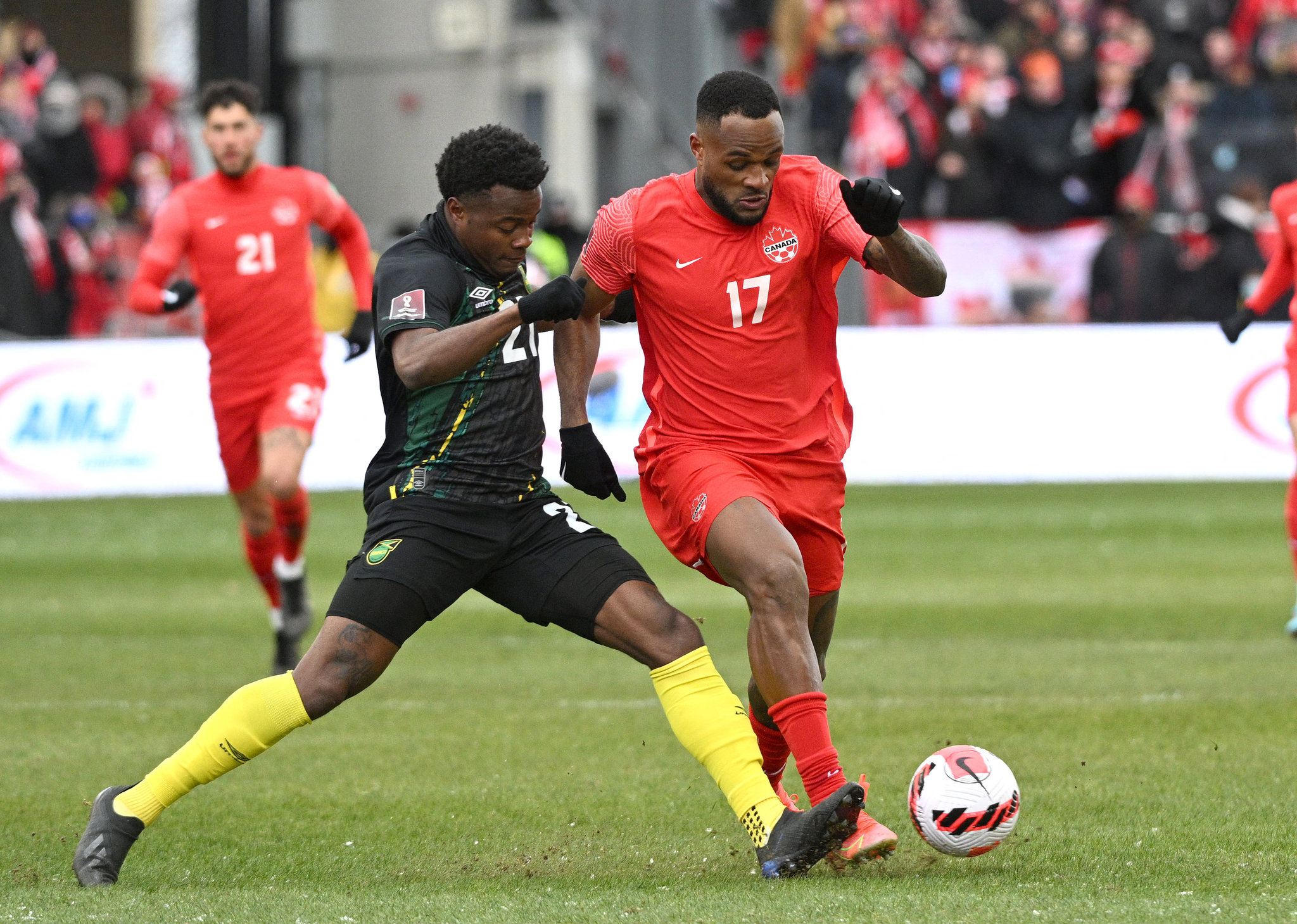 BEŞİKTAŞ TRANSFER HABERİ: Cyle Larin’e sürpriz talip! Fenerbahçe ve Başakşehir derken...
