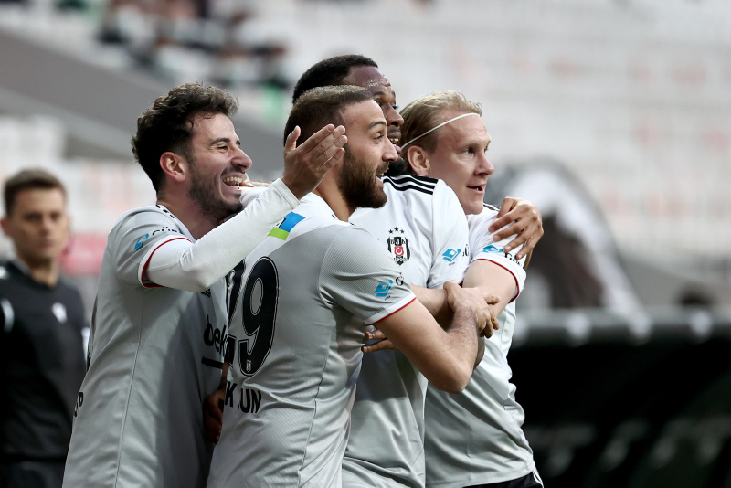 BEŞİKTAŞ TRANSFER HABERLERİ: Golcü hasreti son buluyor! Cenk Tosun’la anlaşma tamam