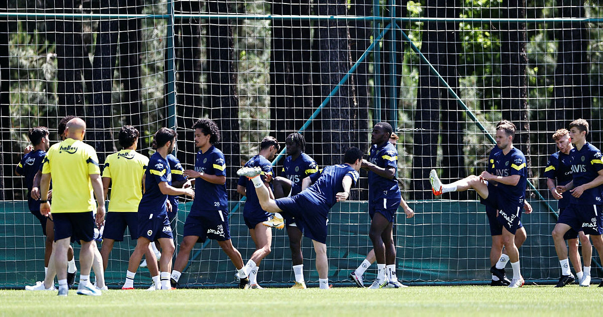 TRANSFER HABERİ: Fenerbahçe’ye Sambacı sol bek! Jorge Jesus Ayrton Lucas’ı işaret etti