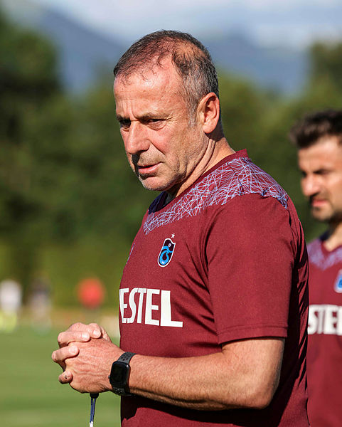 Trabzonspor Teknik Direktörü Abdullah Avcı: Taç antrenörü getiriyoruz!