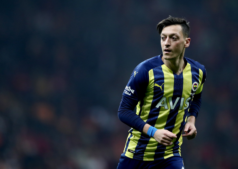 Başakşehir transfer bombalarını patlatıyor! Mesut Özil sonrası Michy Batshuayi