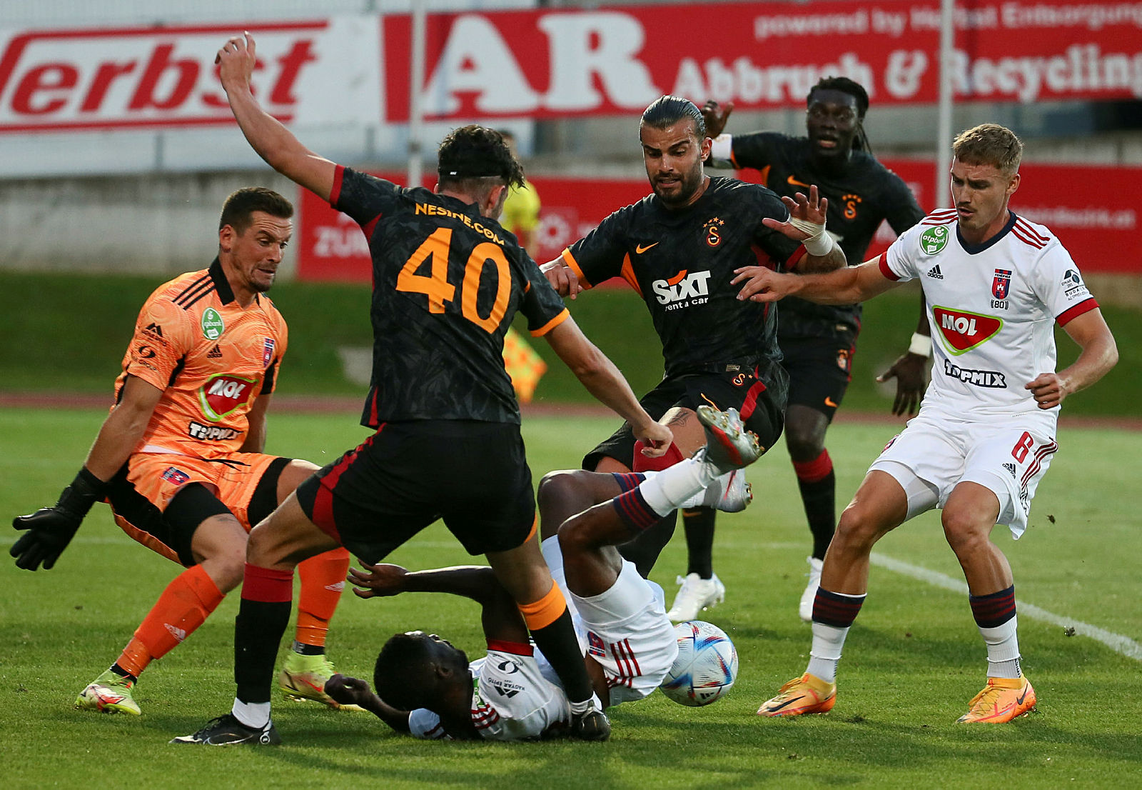 Galatasaray’dan Serge Aurier’e kanca! Transferi böyle duyurdu