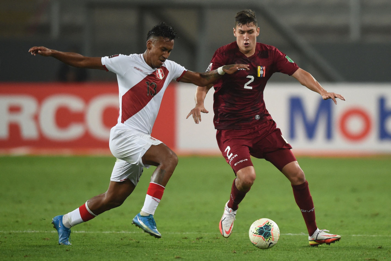 TRANSFER HABERLERİ - Fenerbahçe ve Galatasaray arasında stoper savaşı başladı! Hedef Nahuel Ferraresi