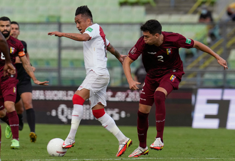 TRANSFER HABERLERİ - Fenerbahçe ve Galatasaray arasında stoper savaşı başladı! Hedef Nahuel Ferraresi