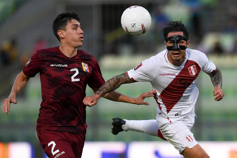 TRANSFER HABERLERİ - Fenerbahçe ve Galatasaray arasında stoper savaşı başladı! Hedef Nahuel Ferraresi