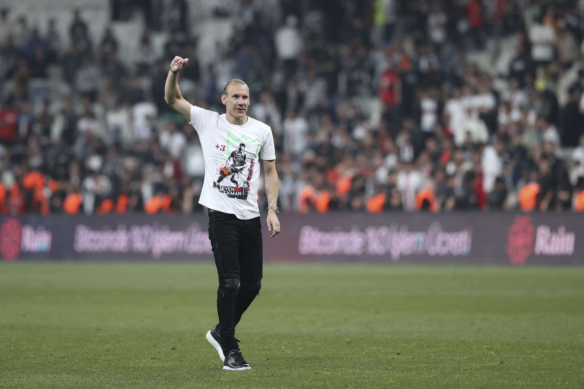 Beşiktaş’tan ayrılan Domagoj Vida’nın yeni adresi belli oldu!
