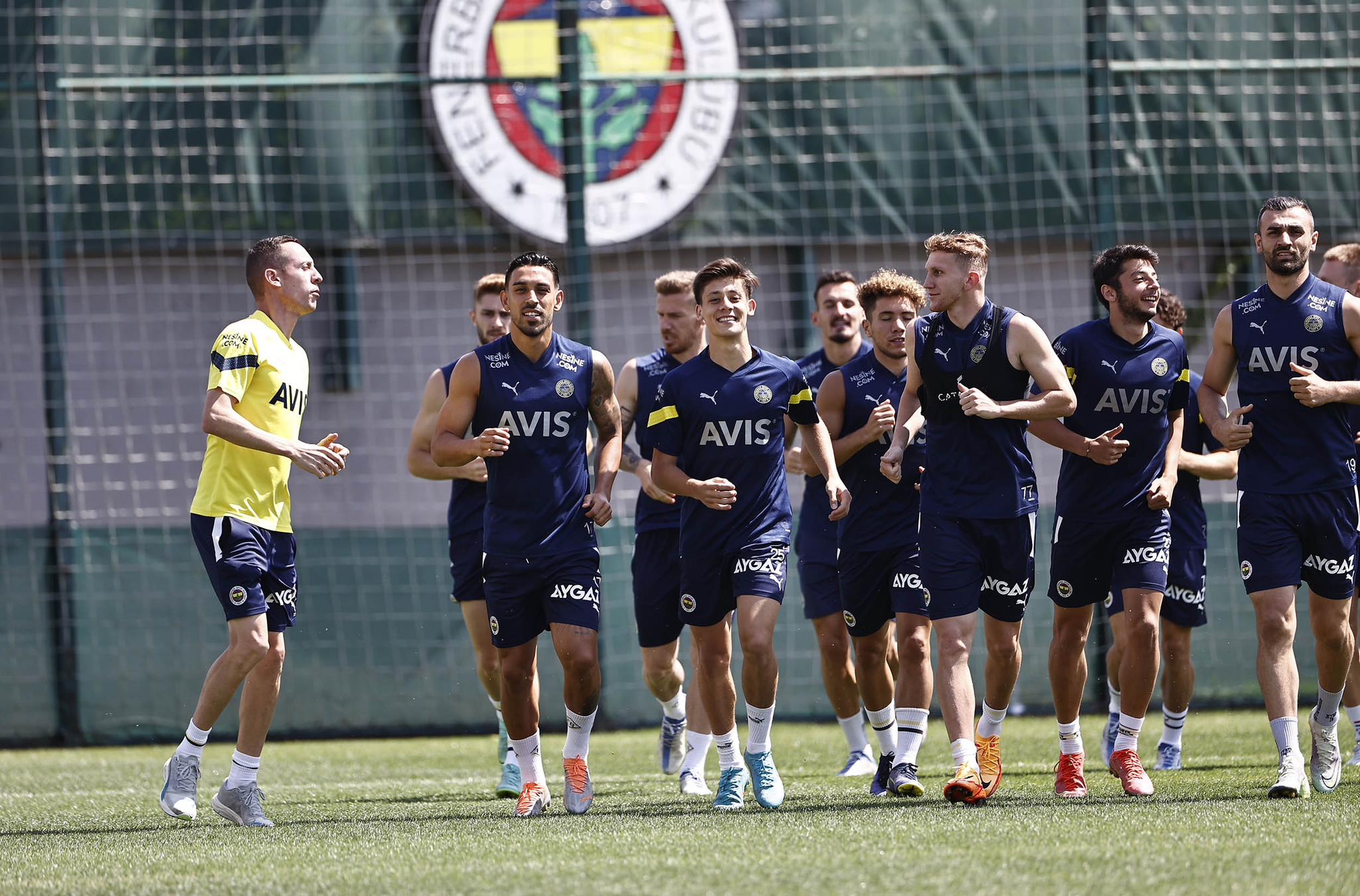 FENERBAHÇE TRANSFER HABERLERİ - Fenerbahçe’nin savunmadaki hedefi Nino! İlk teklif yapıldı