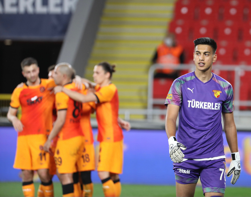 FENERBAHÇE TRANSFER HABERLERİ - Kanarya’dan İrfan Can Eğribayat harekatı! Göztepe’nin teklifi...