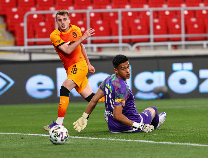 FENERBAHÇE TRANSFER HABERLERİ - Kanarya’dan İrfan Can Eğribayat harekatı! Göztepe’nin teklifi...