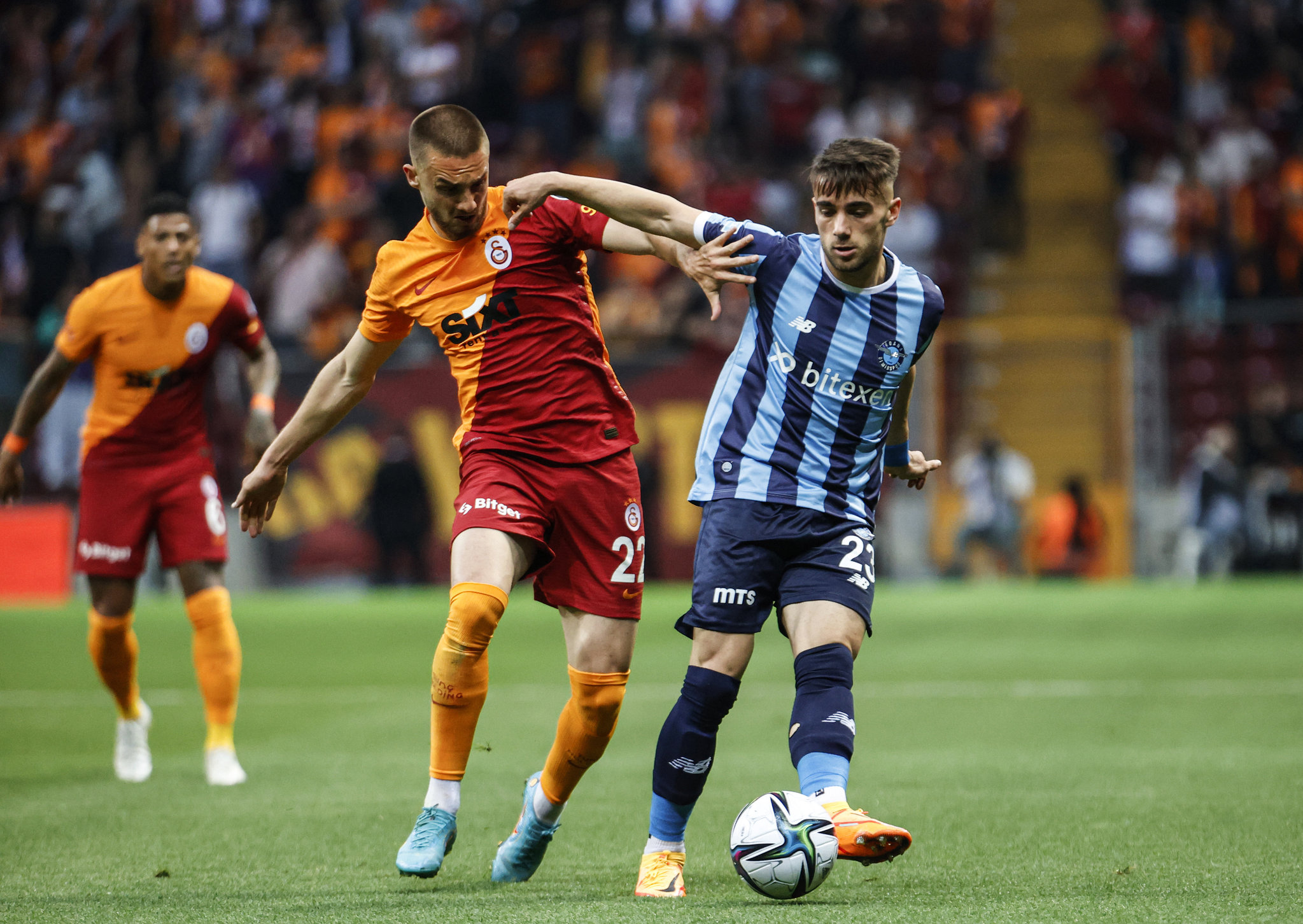 Galatasaray transfer haberi: Başakşehir’den Berkan Kutlu ve Berkay Özcan açıklaması!