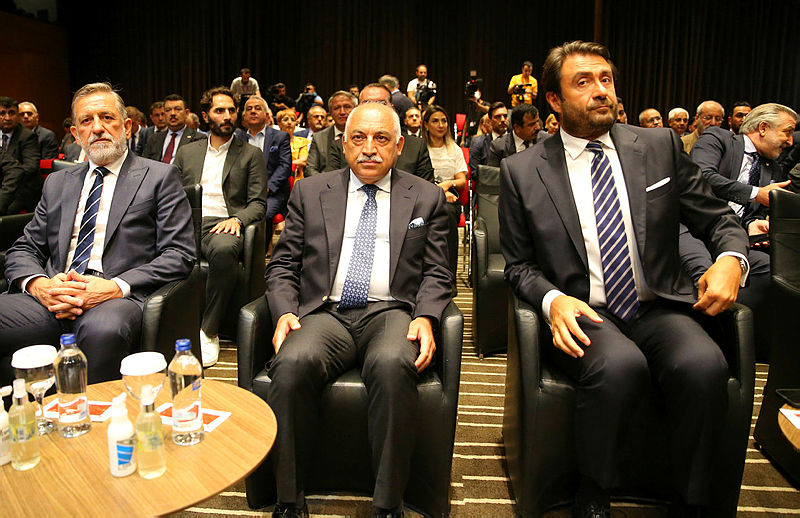 TFF Başkanı Mehmet Büyükekşi açıkladı! Cüneyt Çakır hakemliği bıraktı