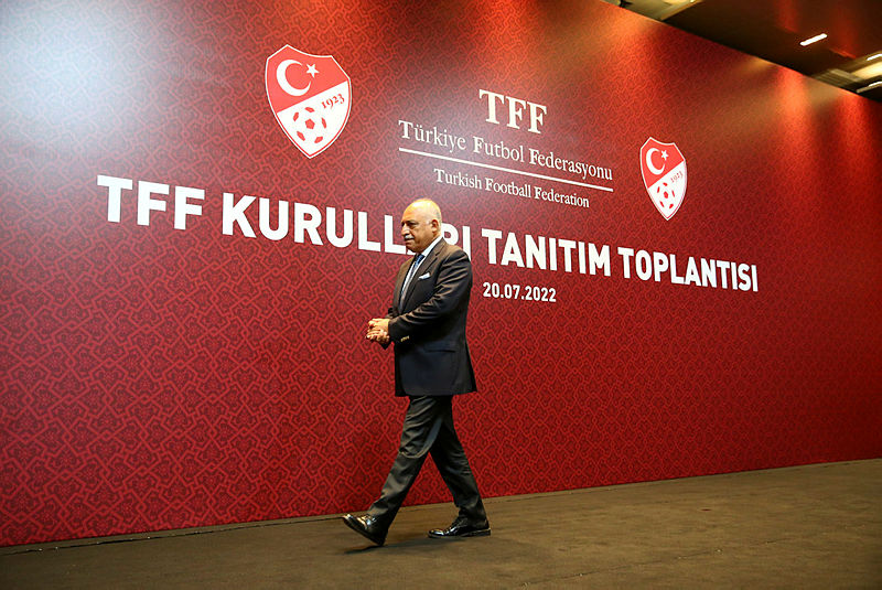 TFF Başkanı Mehmet Büyükekşi açıkladı! Cüneyt Çakır hakemliği bıraktı