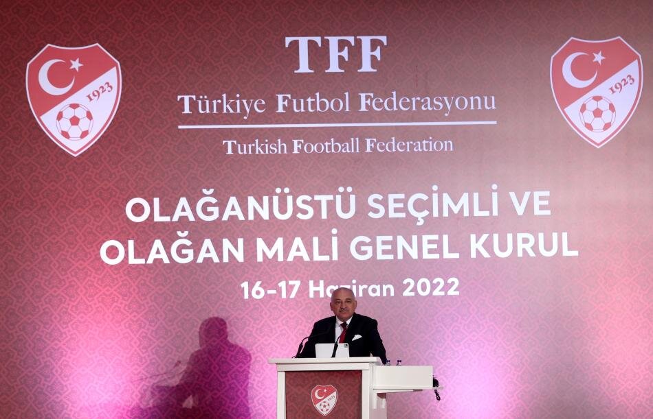 TFF Başkanı Mehmet Büyükekşi açıkladı! Cüneyt Çakır hakemliği bıraktı