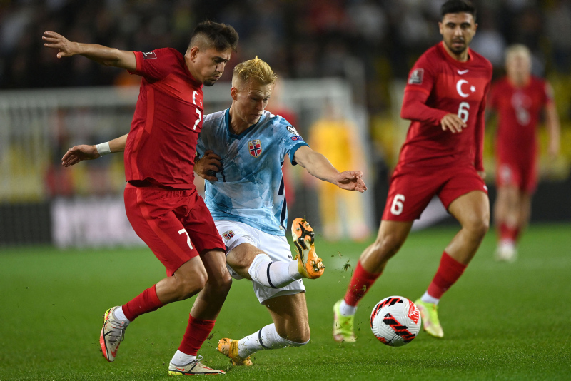 GALATASARAY TRANSFER HABERLERİ: Savunma hattı sağlam! Victor Nelsson’un yanına Andreas Hanche-Olsen