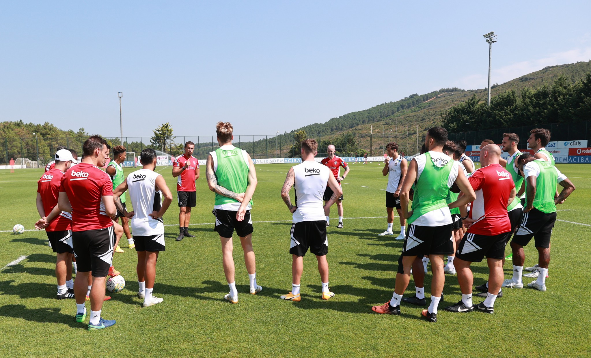 BEŞİKTAŞ TRANSFER HABERİ |Kartal’da stoper gelişmesi! Isak Hien derken Koray Günter...