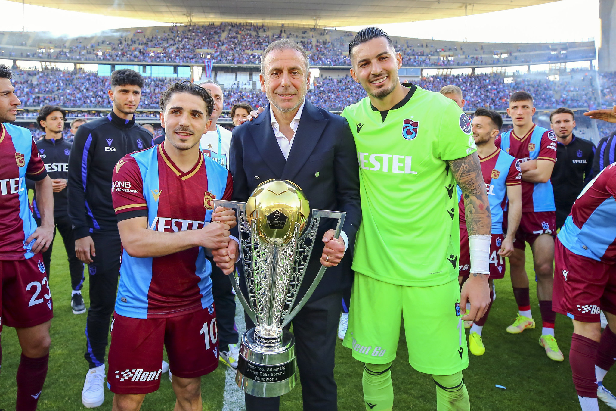 TRABZONSPOR HABERLERİ | Fırtına’da Abdülkadir Ömür ve Uğurcan Çakır’a zam!