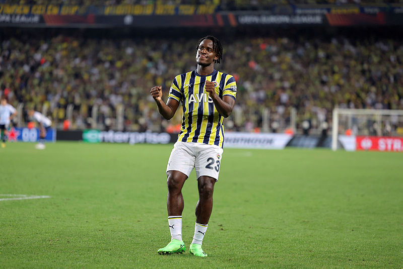 Beşiktaş Fenerbahçe Galatasaray ve Trabzonspor transferde uçtu! Bu rakamlar çok konuşulur...