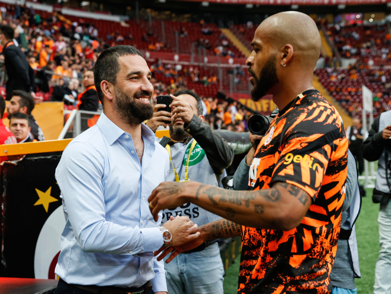 Sevilla’da Marcao krizi! Taraftarlar isyan etti