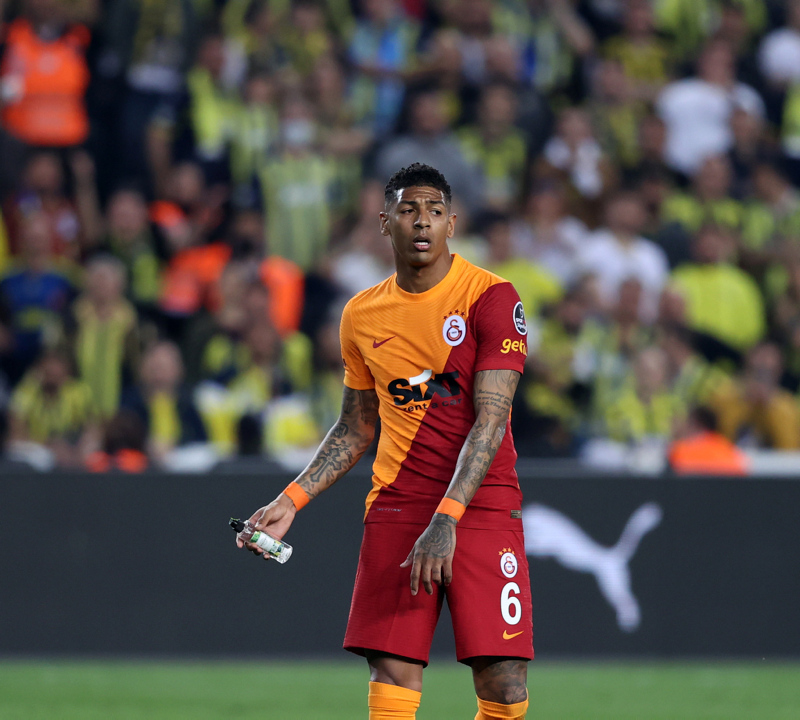 Galatasaray’da Okan Buruk Patrick Van Aanholt için kararını verdi! Devre arası...