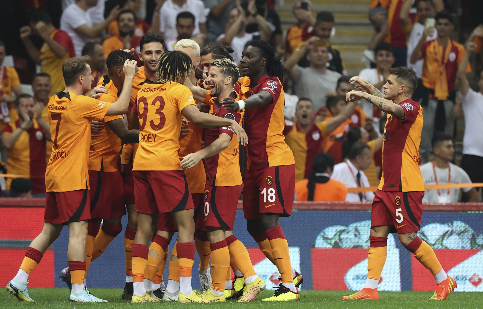 GALATASARAY HABERLERİ - Bu Cimbom bambaşka! Okan Buruk farkı