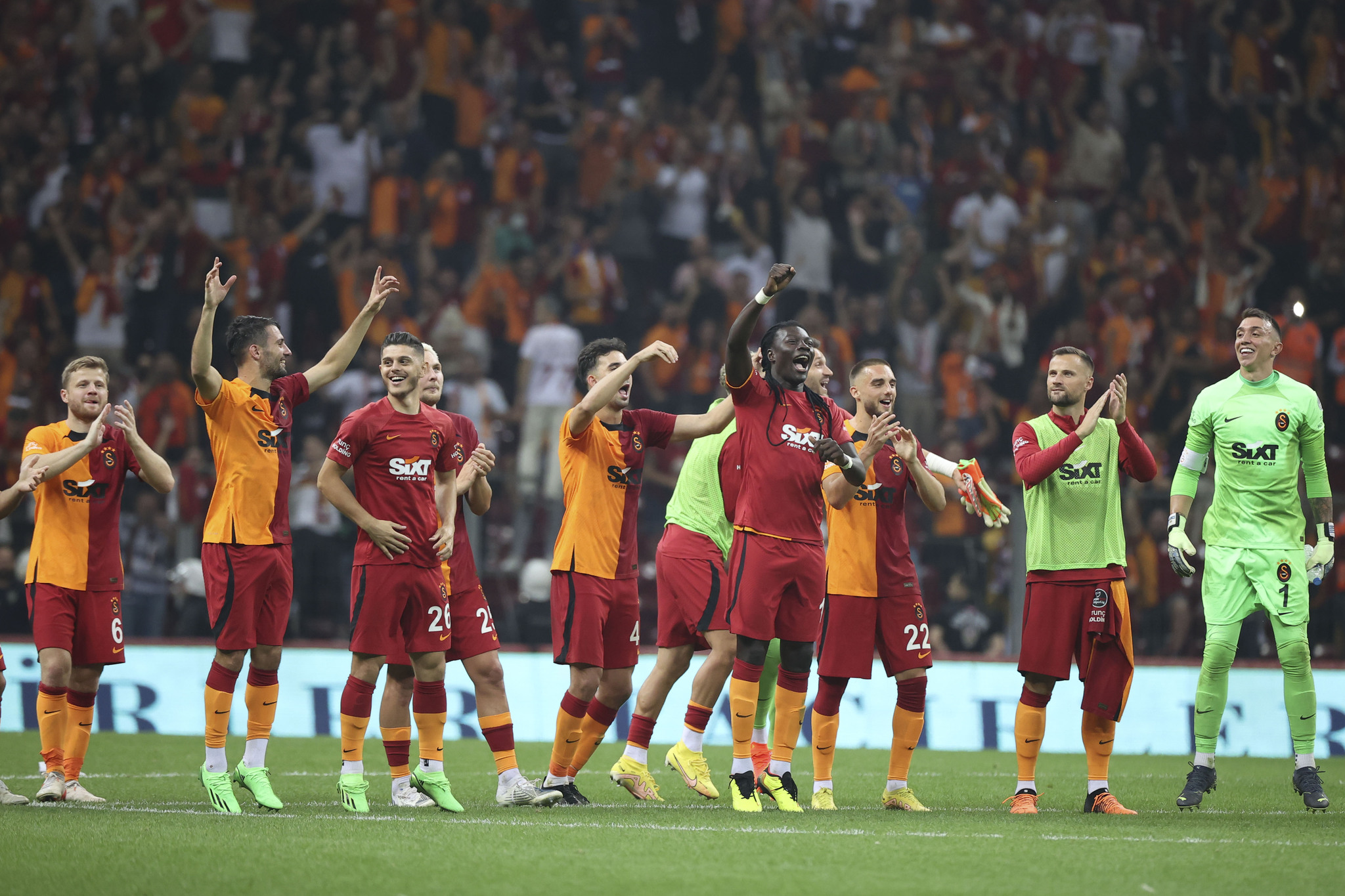 GALATASARAY HABERLERİ - Bu Cimbom bambaşka! Okan Buruk farkı