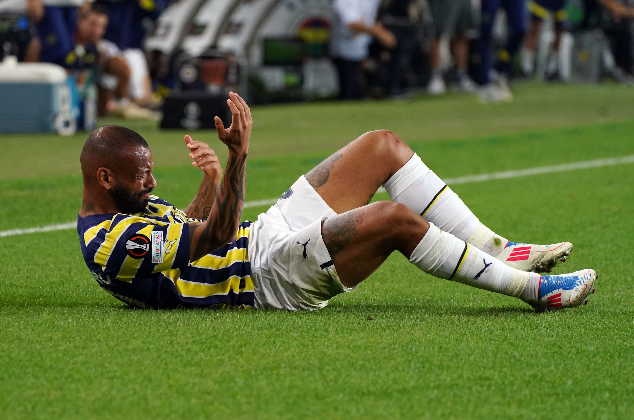 Fenerbahçe’de derbinin kaybedeni o isim oldu! Formasını kaptırıyor