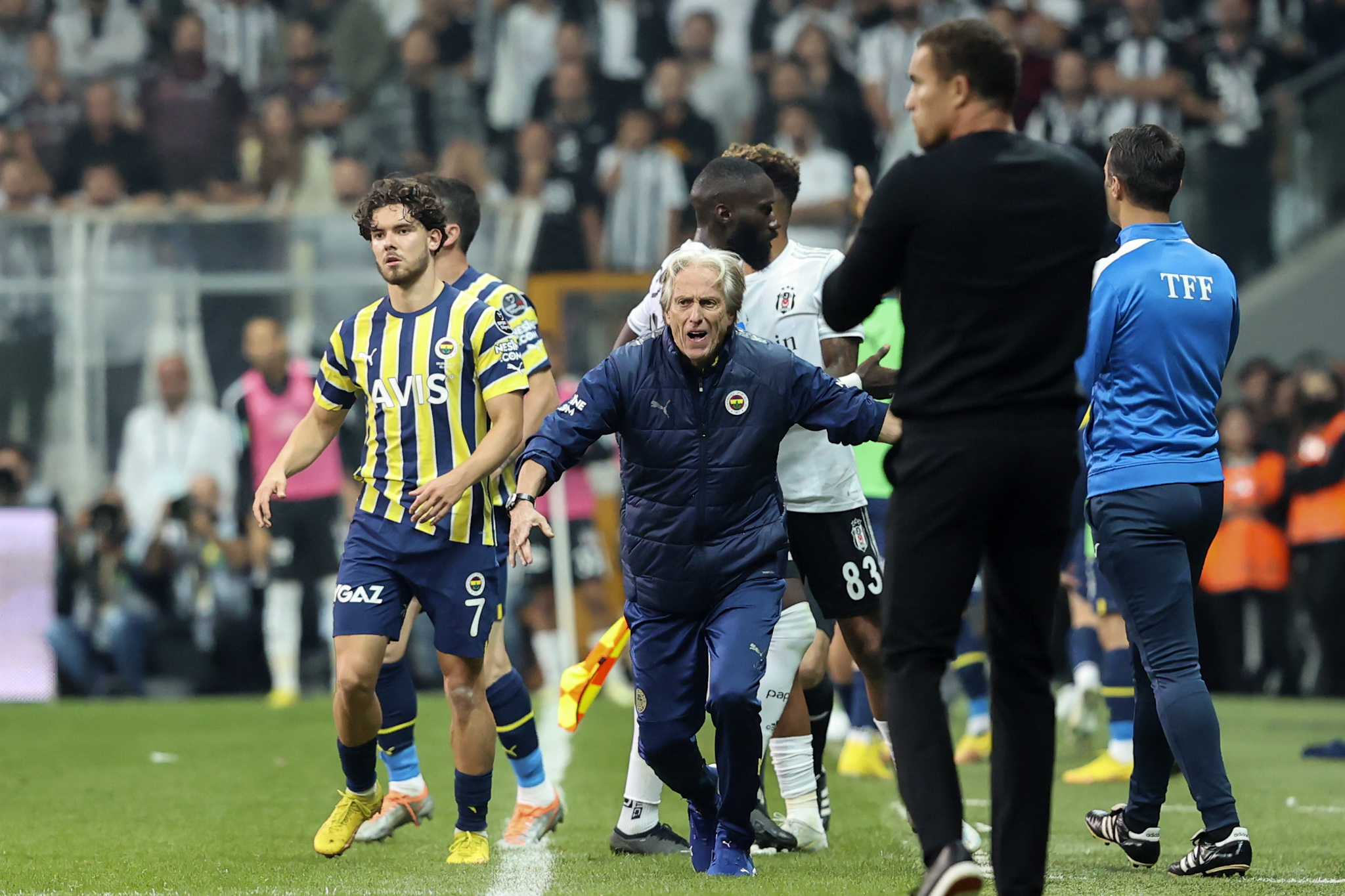 Fenerbahçe’de derbinin kaybedeni o isim oldu! Formasını kaptırıyor