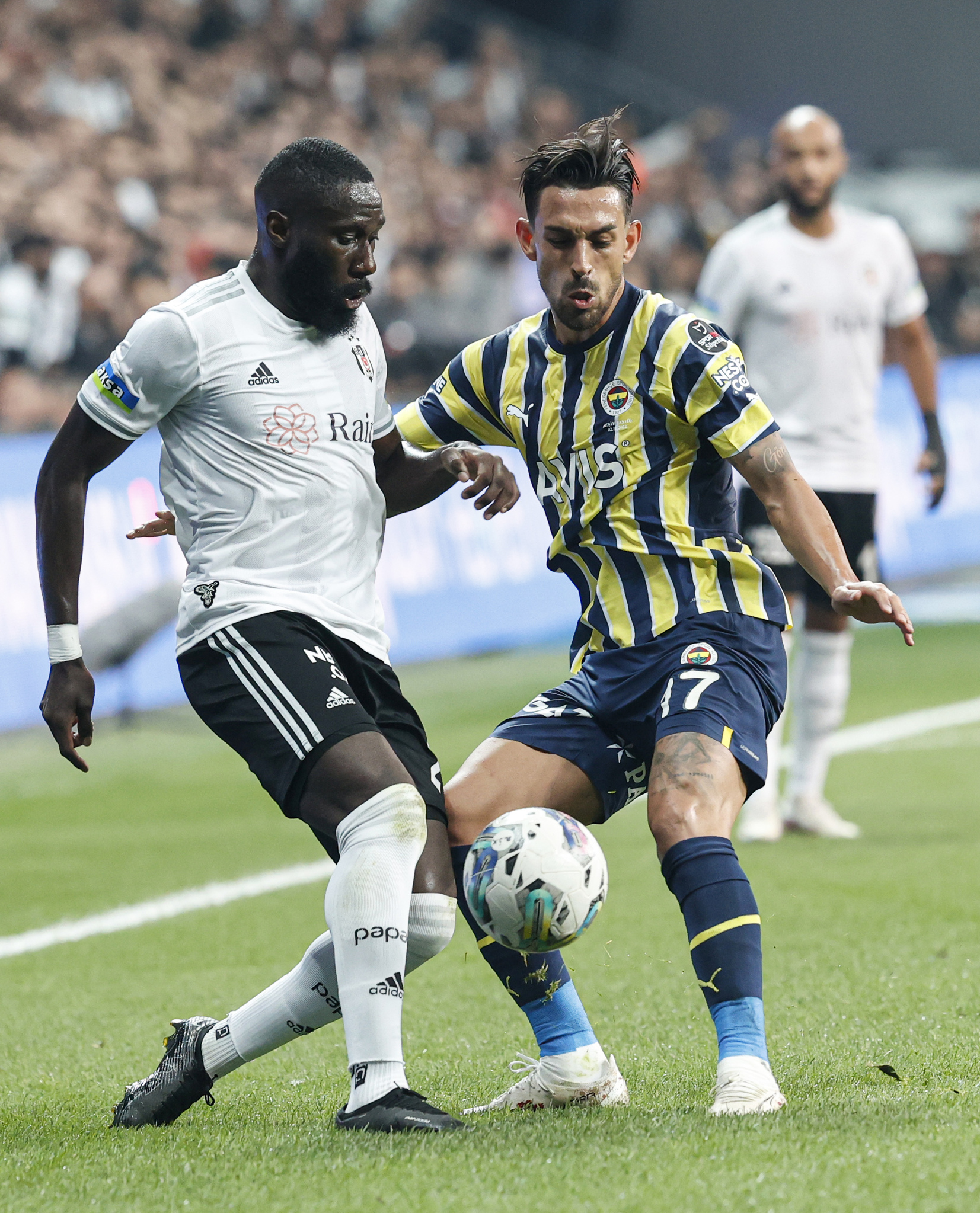 TRANSFER HABERİ: Beşiktaş Arthur Masuaku’nun bonservisini alacak mı? İngilizler açıkladı