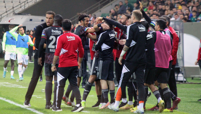 Beşiktaş’ta stoper problemi! Trabzonspor’a karşı kim oynayacak?