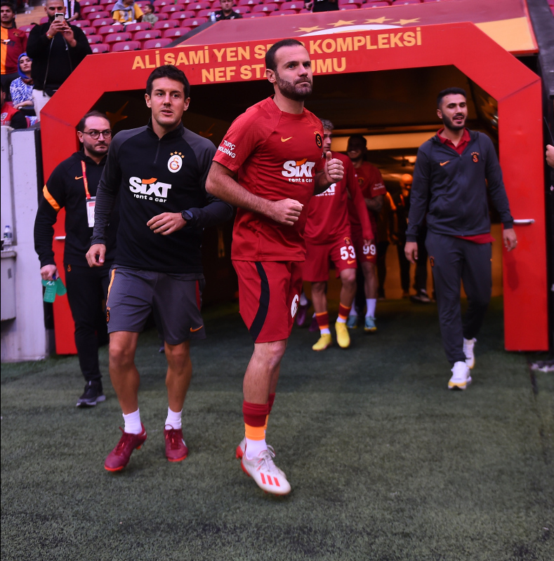 Galatasaray’da Okan Buruk kararını verdi! Juan Mata...