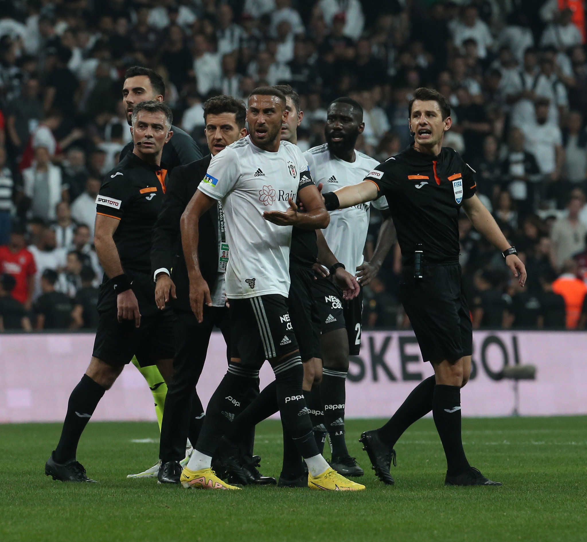 Beşiktaş’ta Cenk Tosun sıkıntısı!