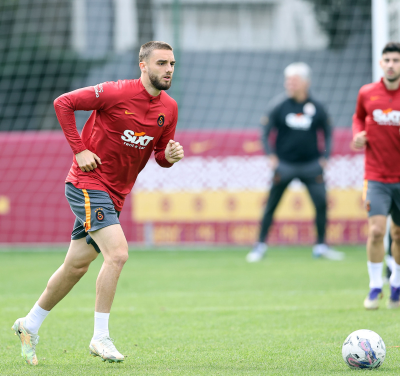 GALATASARAY HABERLERİ - Okan Buruk neşteri vurdu! İki yıldız kulübeye