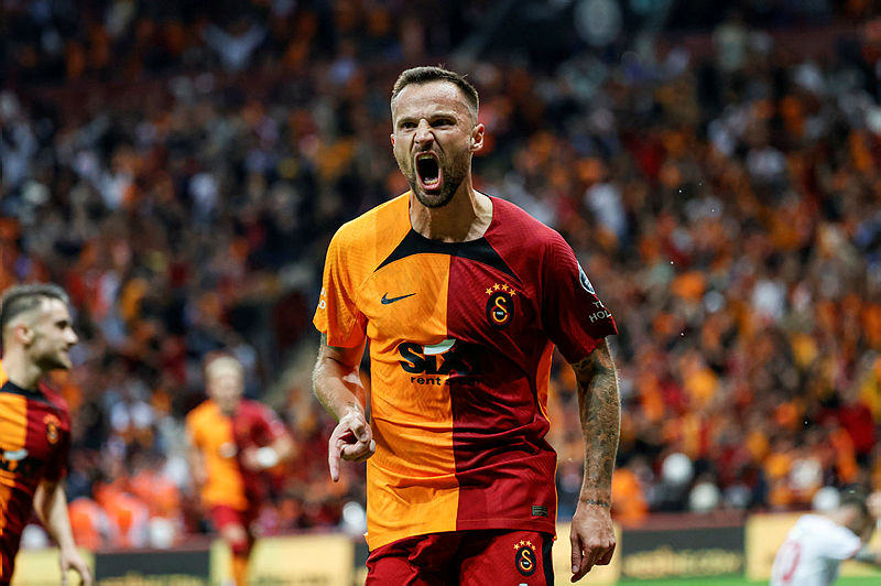 Galatasaray’da transfer operasyonu şimdiden başladı! İşte gündemdeki isimler