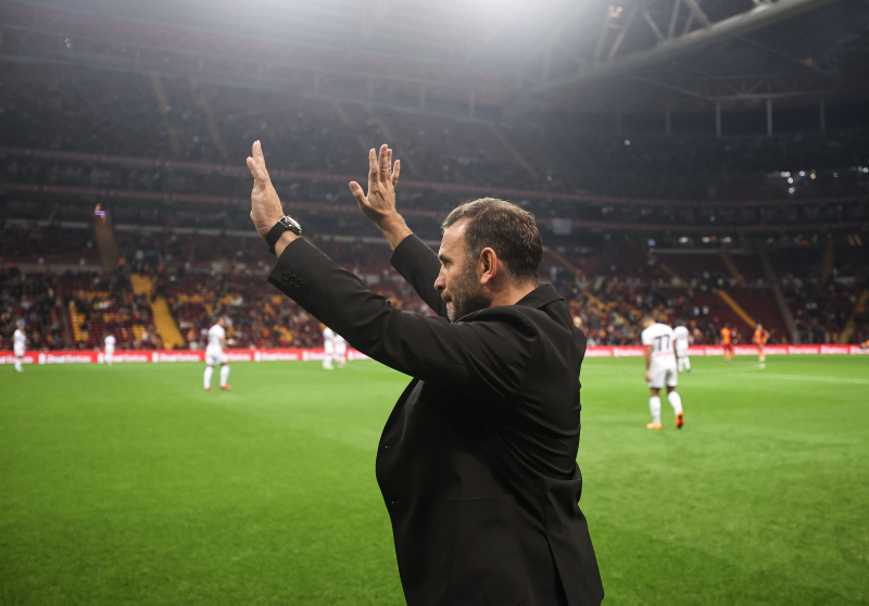 GALATASARAY HABERLERİ - Şok iddia! Bazı futbolcular Okan Buruk’un yazışmalarını paylaşıyor