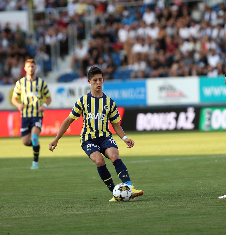 FENERBAHÇE HABERLERİ - Arda Güler’den örnek davranış! O hareketi takdir topladı