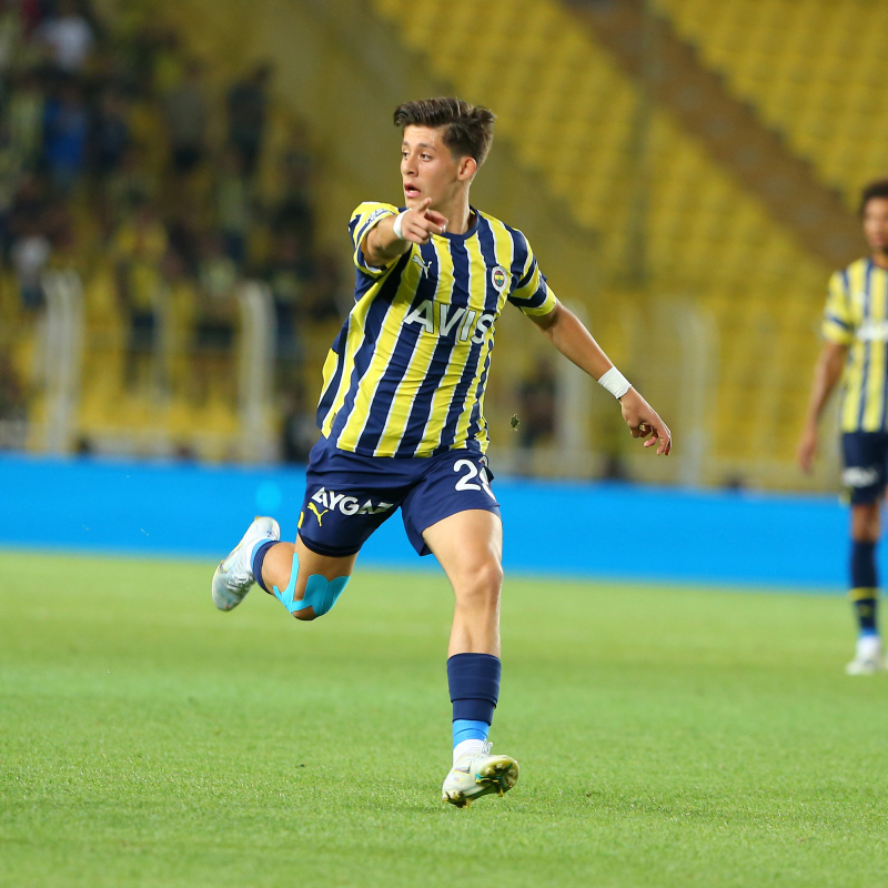 FENERBAHÇE HABERLERİ - Arda Güler’den örnek davranış! O hareketi takdir topladı