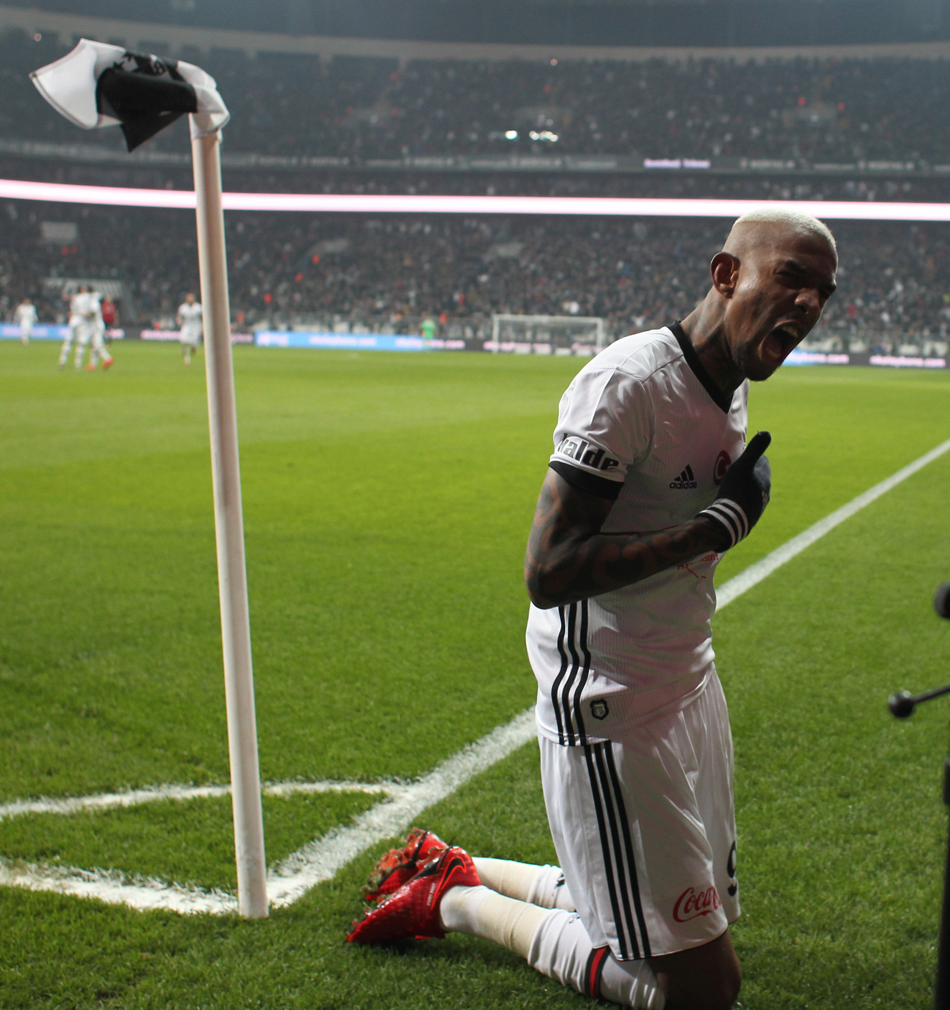 TRANSFER HABERİ: Anderson Talisca’nın yeni adresi açıklandı! Eski Fenerbahçeli isimle buluşuyor