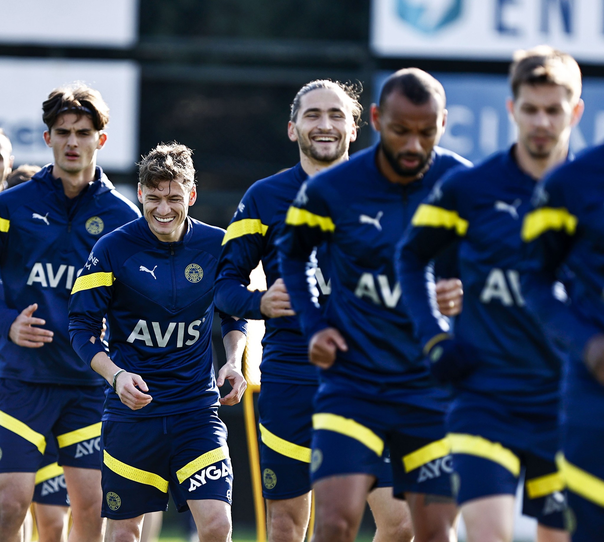 TRANSFER HABERİ: Galatasaray’ın gözdesiydi Fenerbahçe devreye girdi! Ocak ayında resmi teklif...