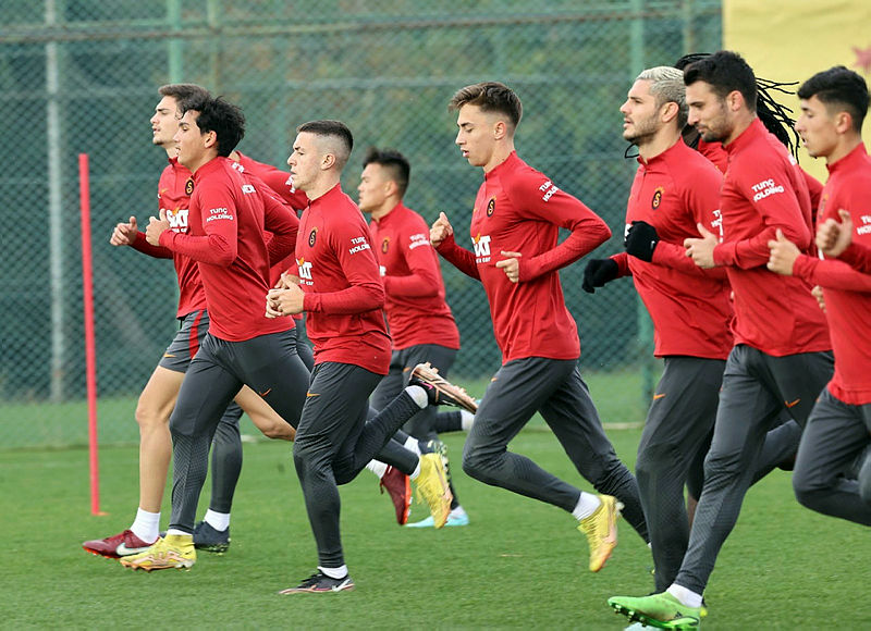 Galatasaray’da Okan Buruk devre arası için raporu verdi! Yerli operasyonu başlıyor