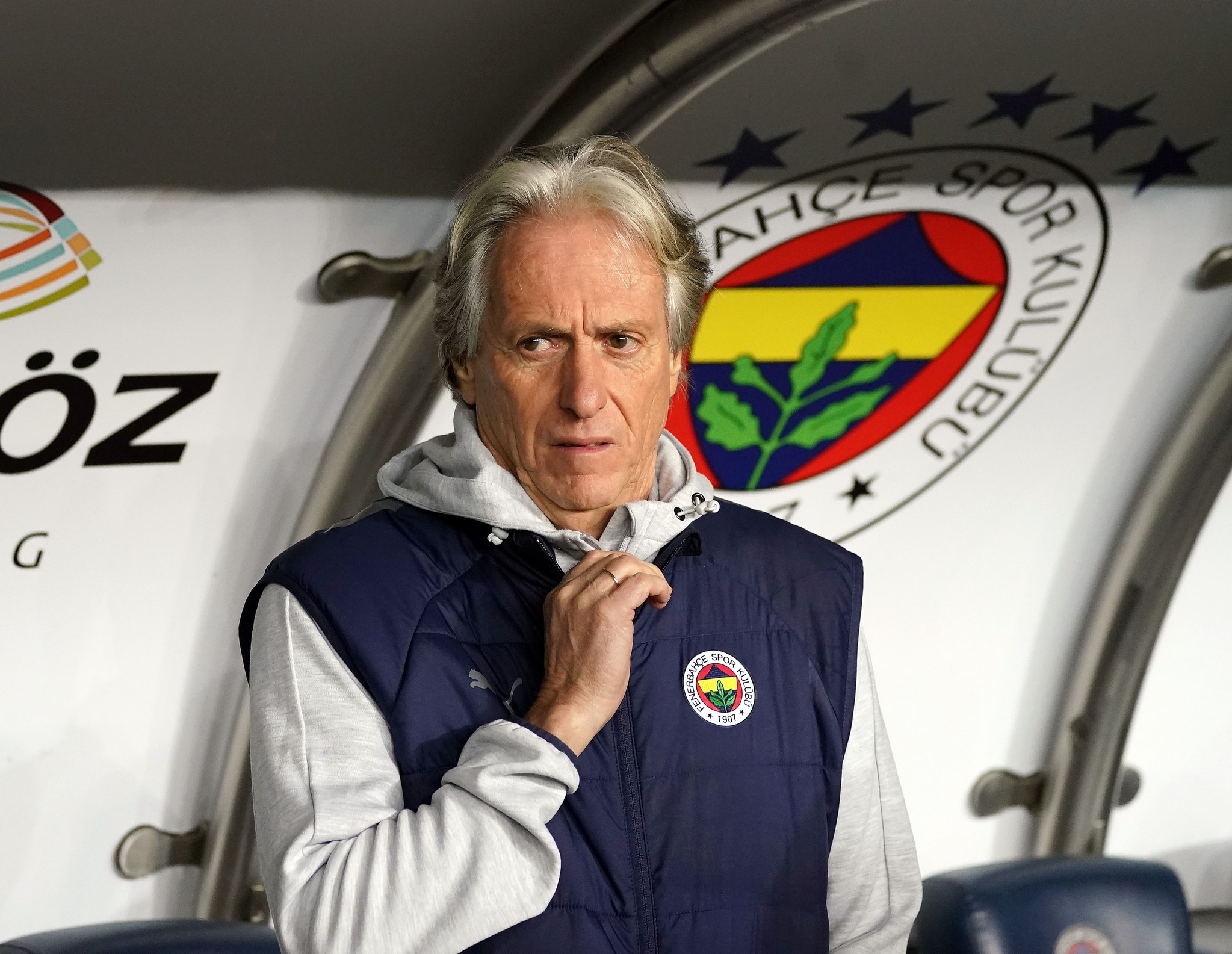 Fenerbahçe’de beklenmedik gelişme! Sözleşmesi donduruluyor