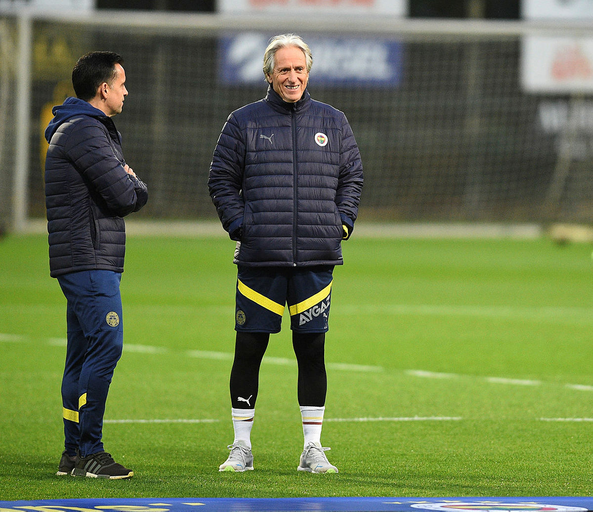 Fenerbahçe’ye transferde engel çıktı! İmza atabilmesi için...