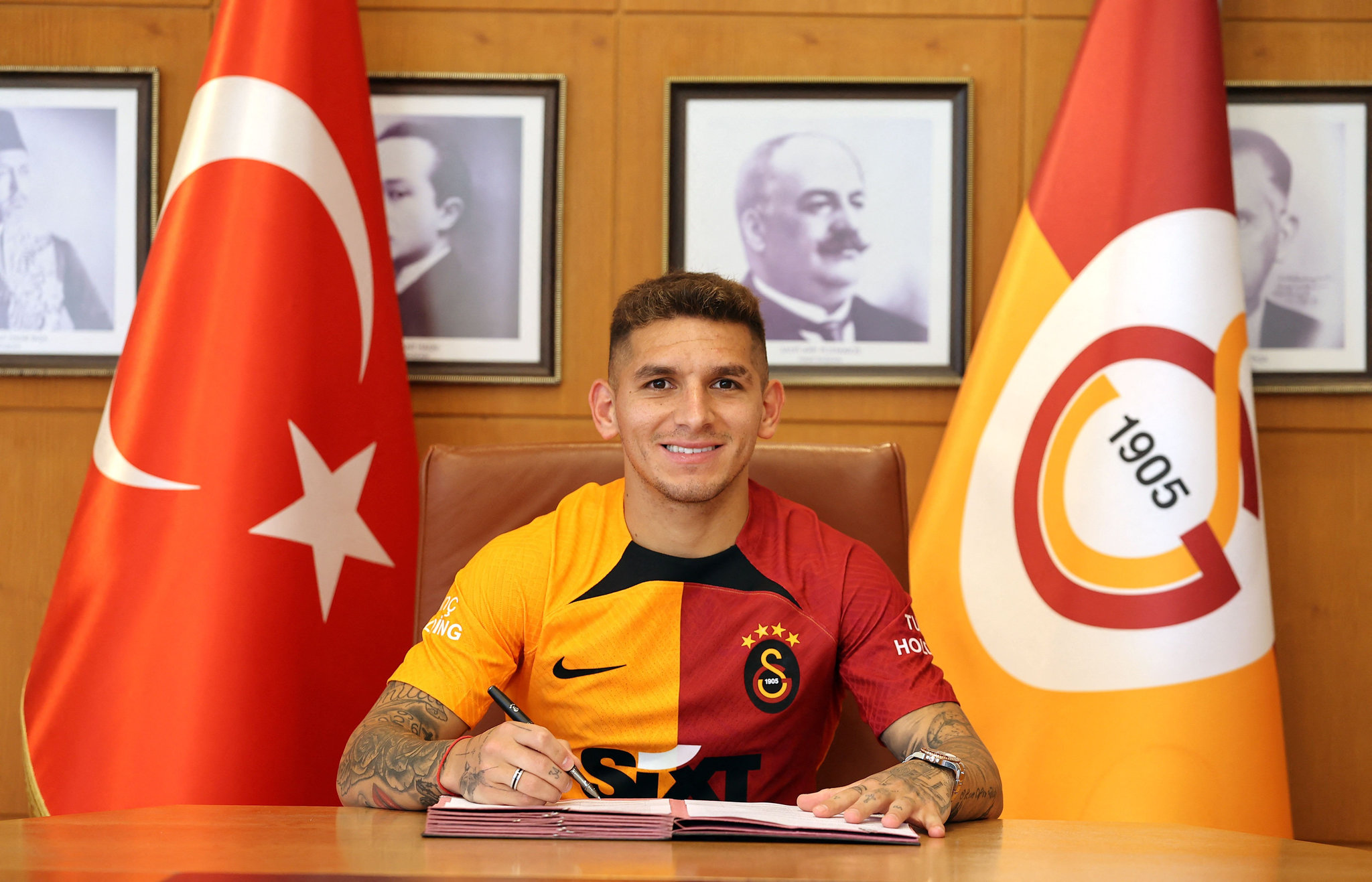 TRANSFER HABERİ: Lucas Torreira Galatasaray’a veda ediyor! Menajeri resmen açıkladı