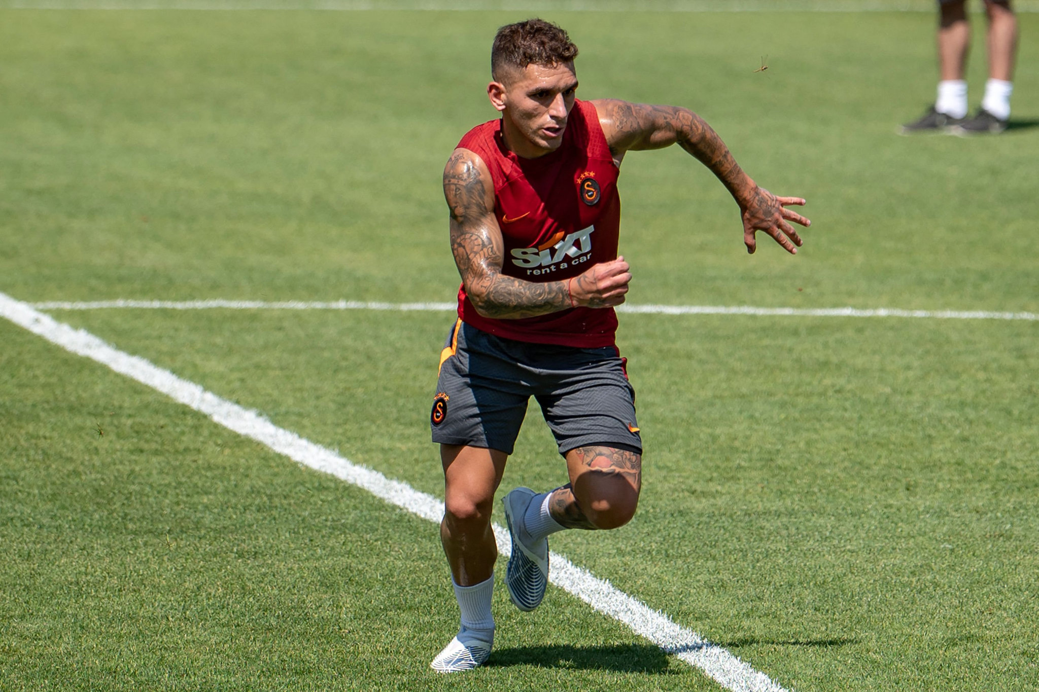 TRANSFER HABERİ: Lucas Torreira Galatasaray’a veda ediyor! Menajeri resmen açıkladı