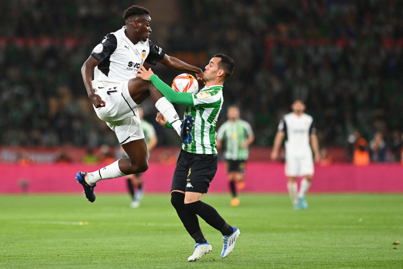 İspanyollar duyurdu! Fenerbahçe’ye transferde dev rakip