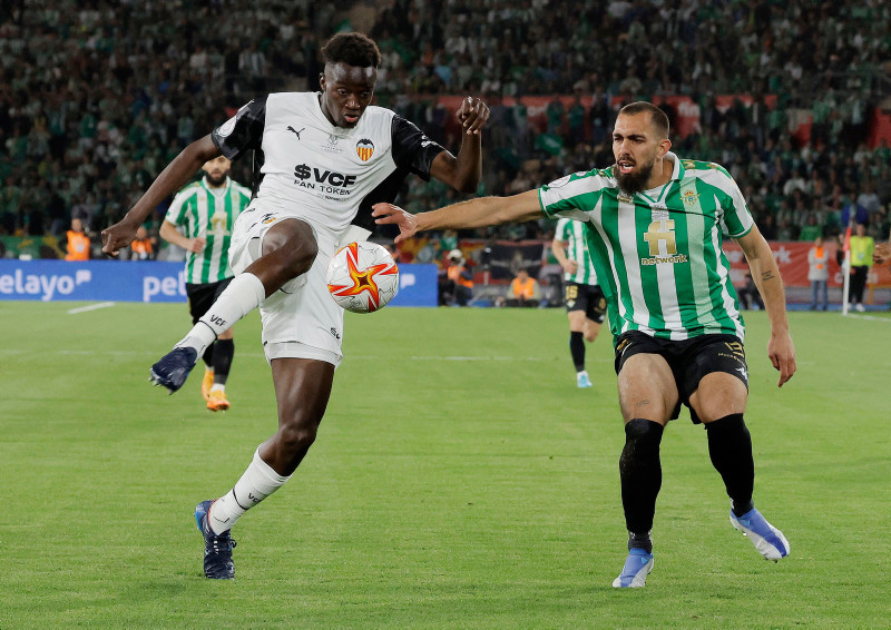 İspanyollar duyurdu! Fenerbahçe’ye transferde dev rakip